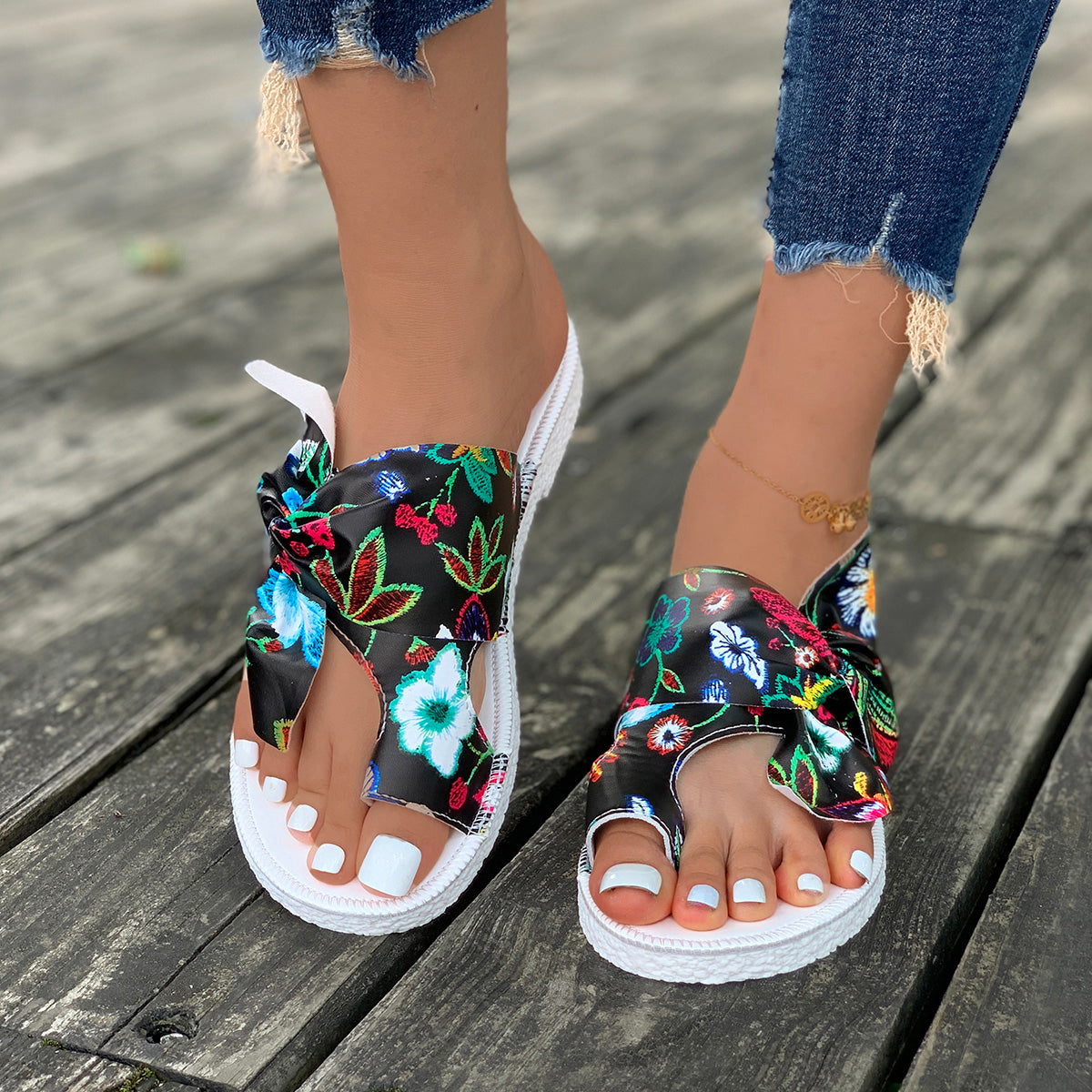 PetalPace - Flower Clip Toe Flip Flops