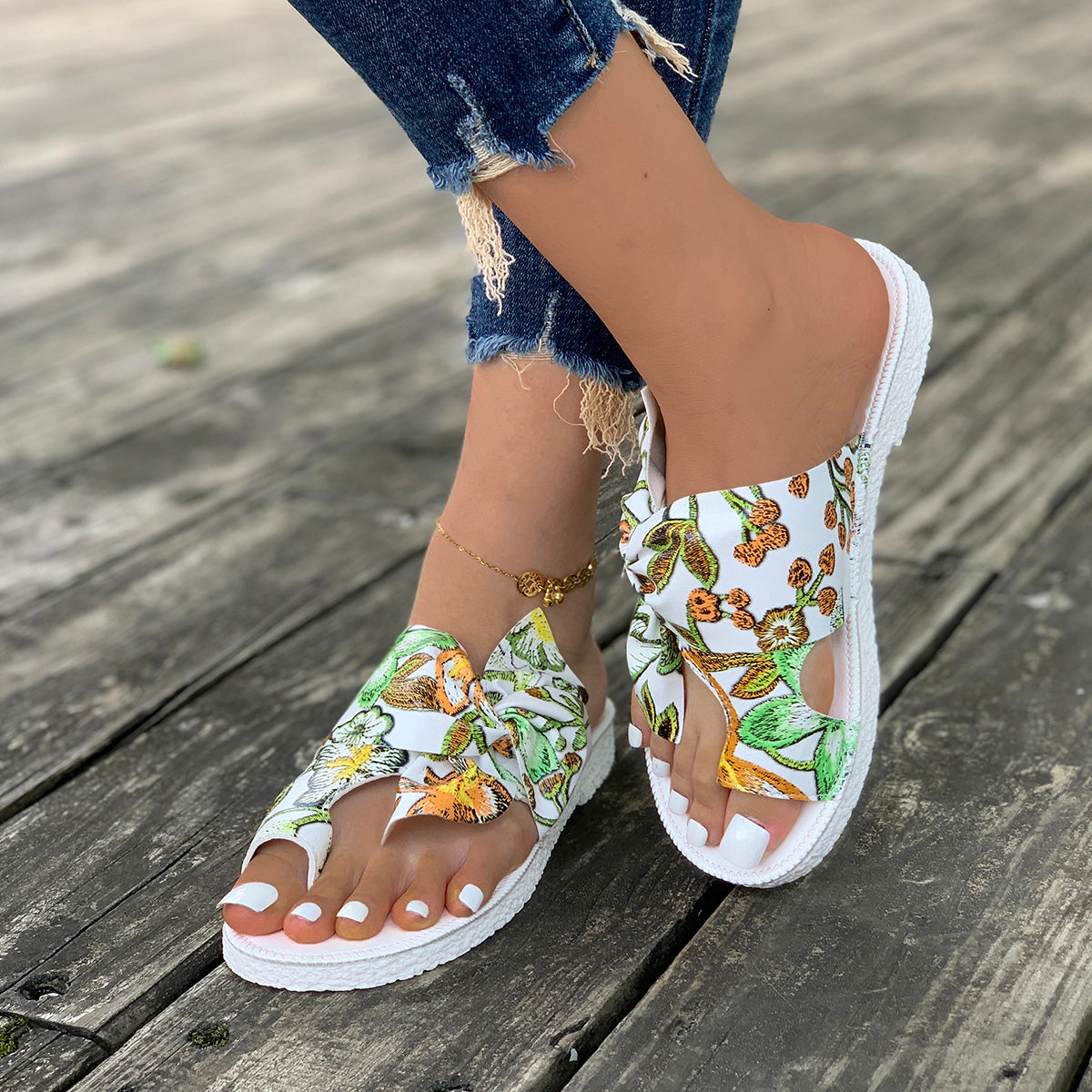PetalPace - Flower Clip Toe Flip Flops
