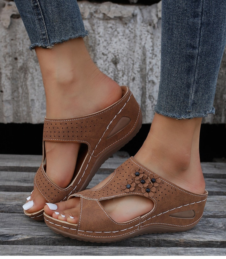 HeeledRetro - Slip On Orthopedic Sandals