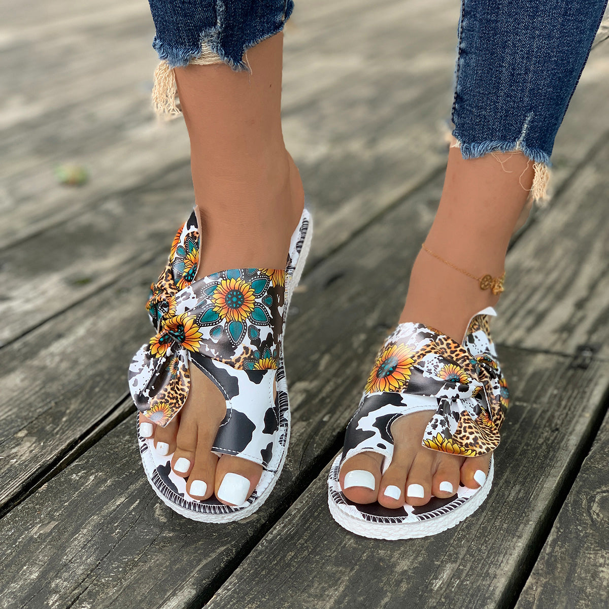 PetalPace - Flower Clip Toe Flip Flops