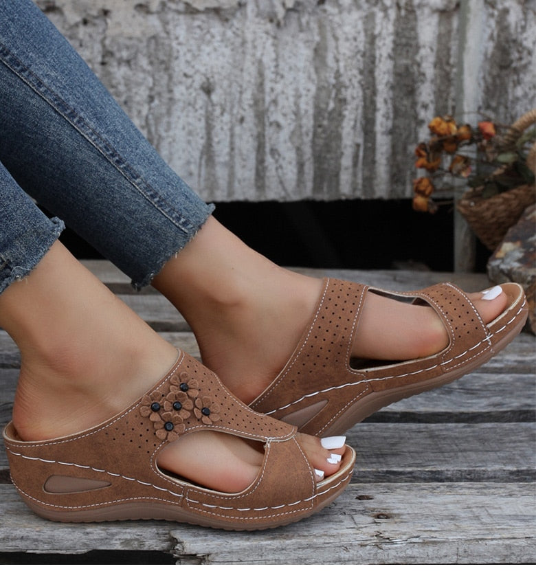 HeeledRetro - Slip On Orthopedic Sandals