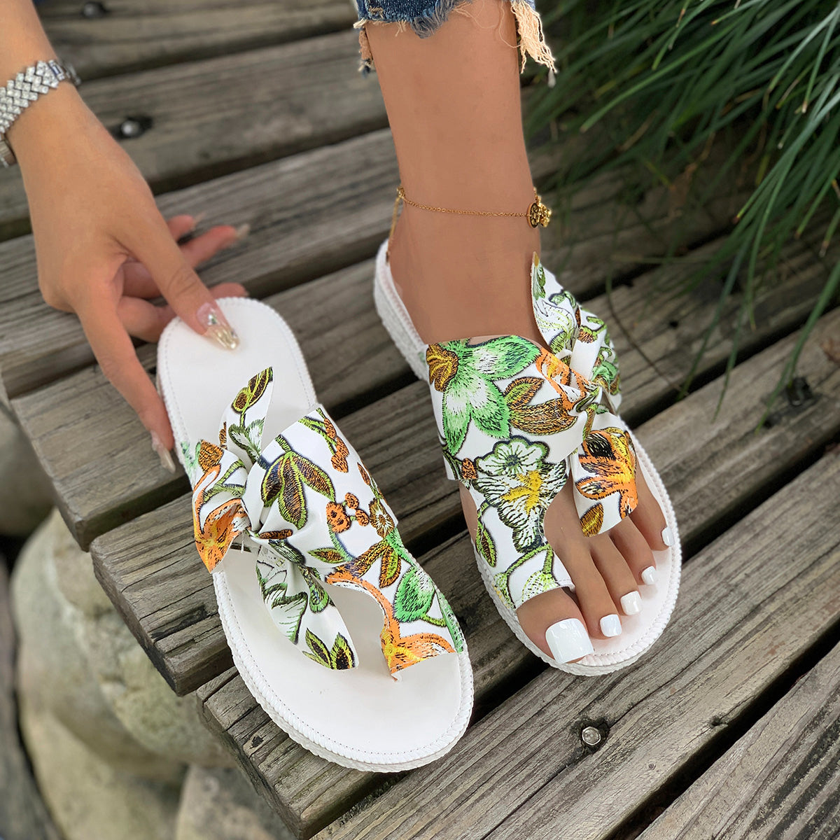 PetalPace - Flower Clip Toe Flip Flops