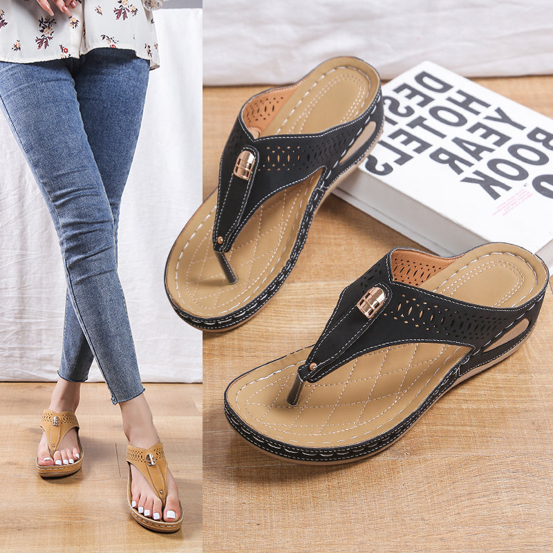 RetroFloral - Multi color Flat Flip-flops